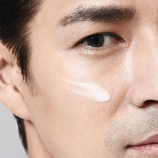 SHISEIDO MEN ENERGIZING MOISTURIZING EXTRA LIGHT